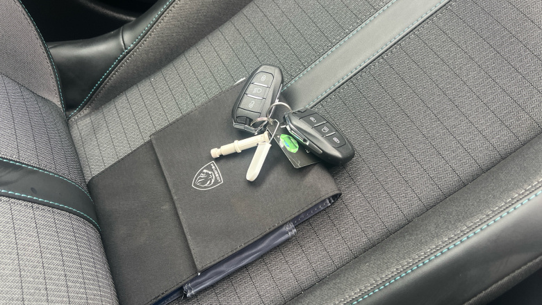 Peugeot 2008 1.2 PureTech 130 Allure Premium 5dr Petrol Estate